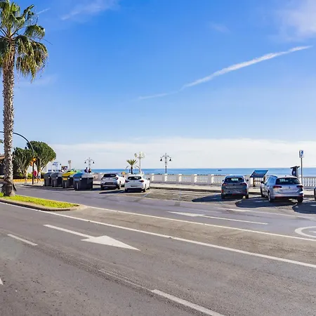 Cubo's Benalbeach Sea View & Terrace Apartment Benalmadena